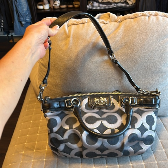 Coach Signature Satchel - Picture 3 of 6